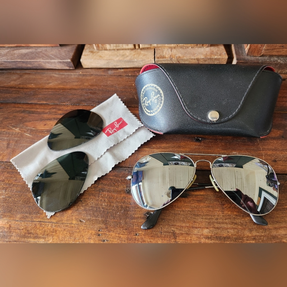 Ray-Ban Aviator Sunglasses with Case and Extra Lenses